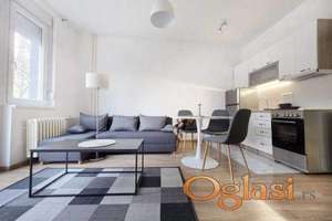 Renoviran 2.5 stan kod Savskog trga, 61m2